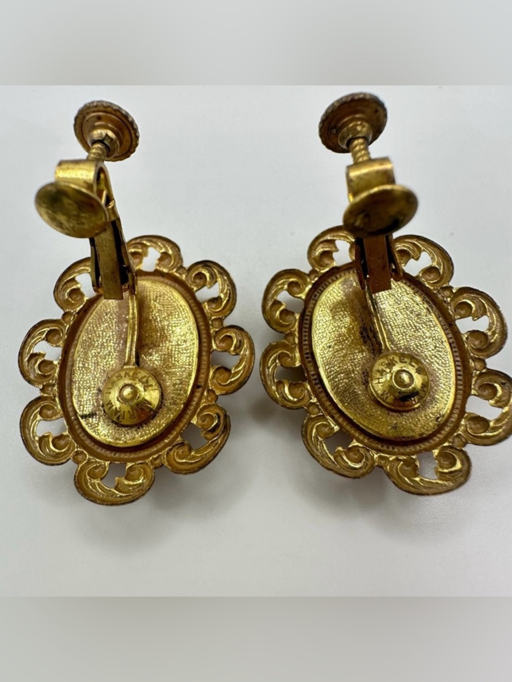 Miriam Haskell 1940’s Cameo Clip on Earrings-Signed-Rare - Picture 5 of 7